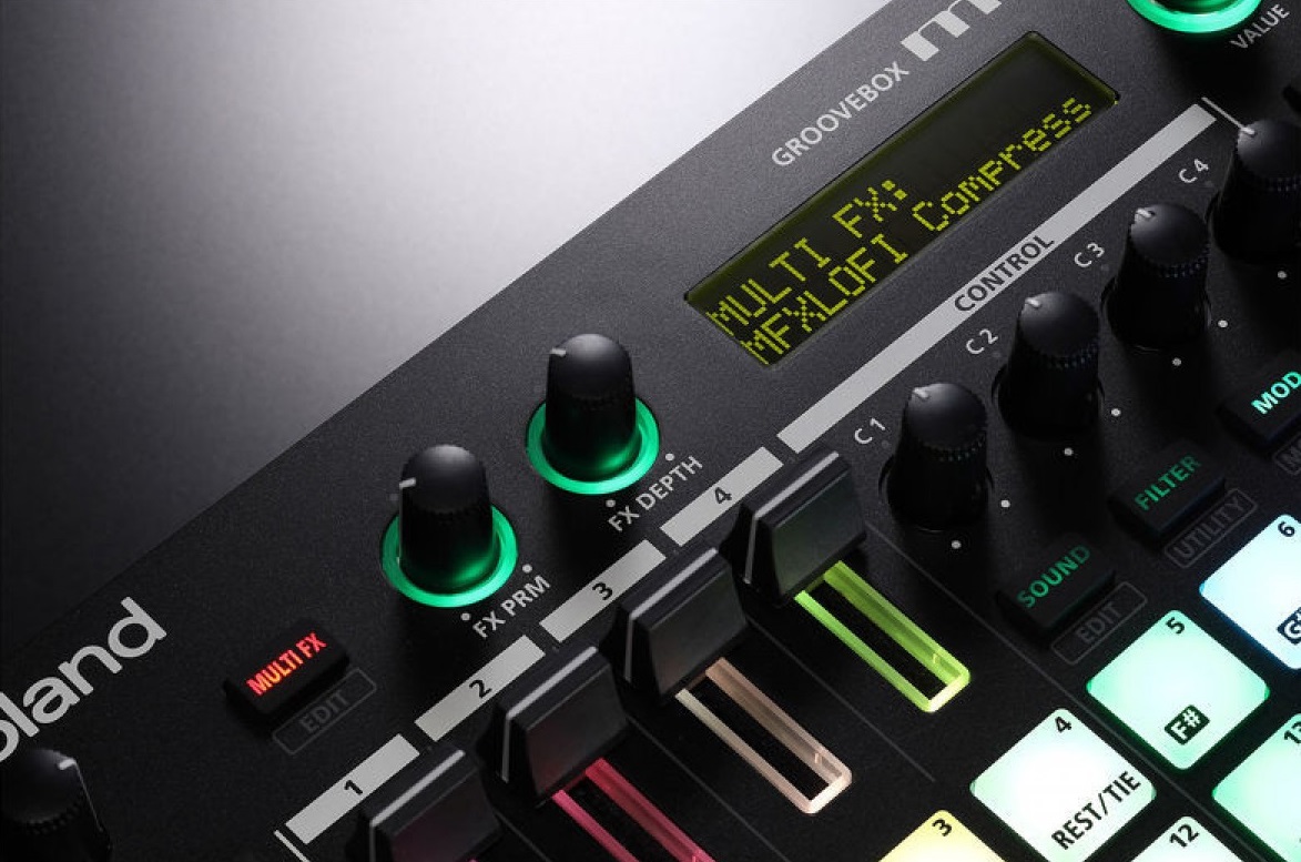 Roland MC-101 Caixa de Ritmos Groovebox para Música Eletrónica