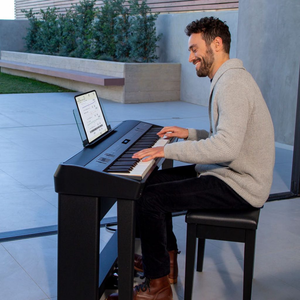 Roland FP-90X BK Piano Profissional Preto com Bluetooth e porta USB