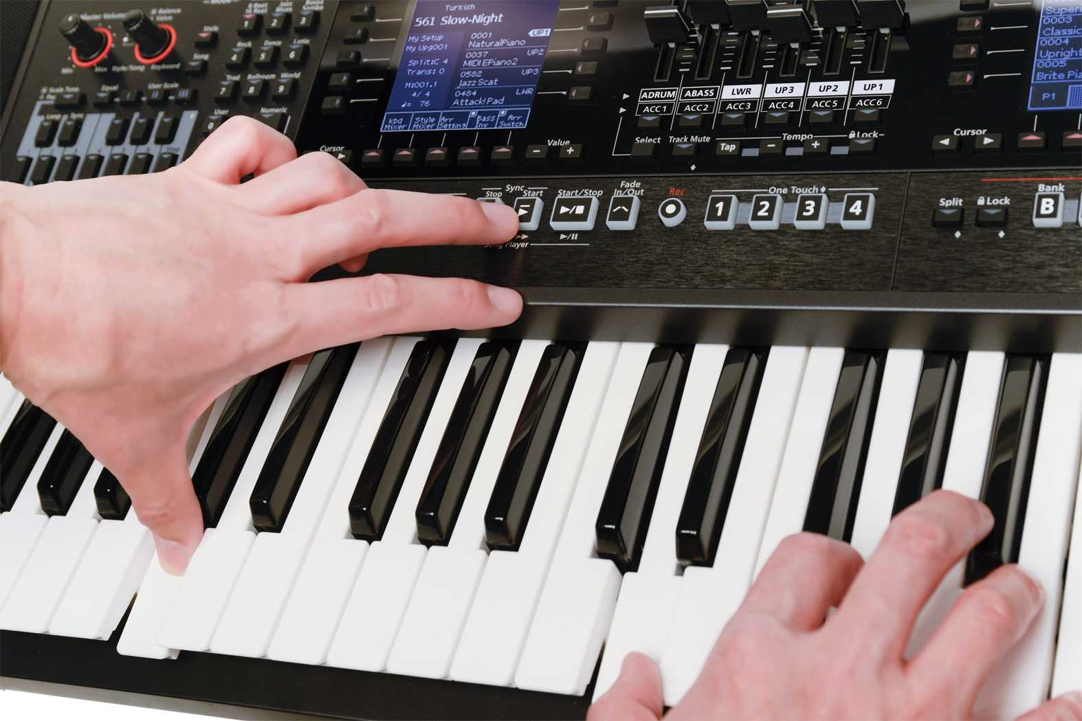Roland E-A7 Expandable Arranger Workstation