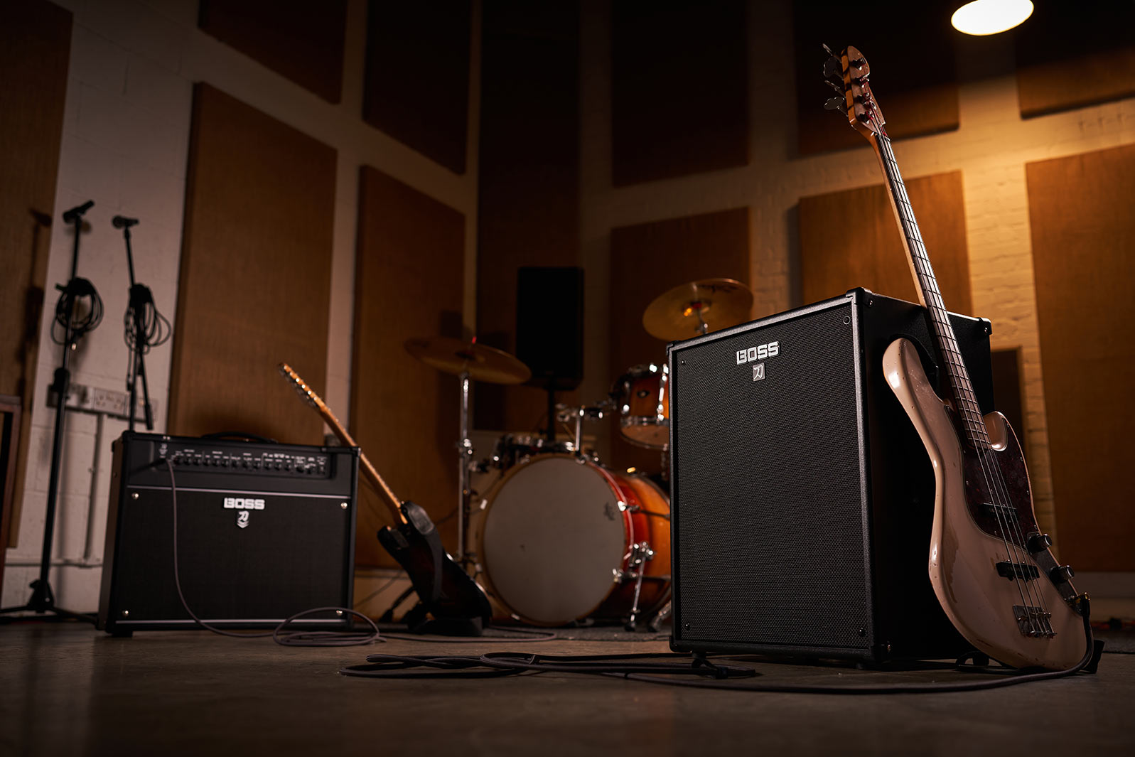 BOSS KATANA-210 BASS Combo Baixo Profissional Classe AB 160W 2x10
