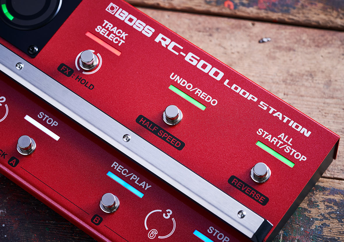 BOSS RC-600 Pedaleira Loop Station 6 Pistas Stereo USB com Caixa de Ritmos