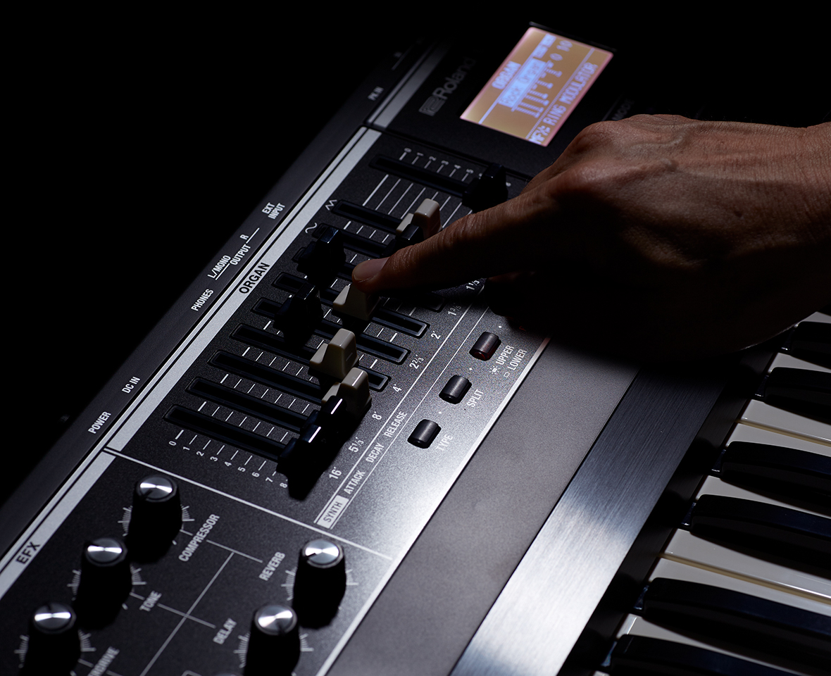 Sintetizador Roland VR-09B V-COMBO 61 teclas portátil